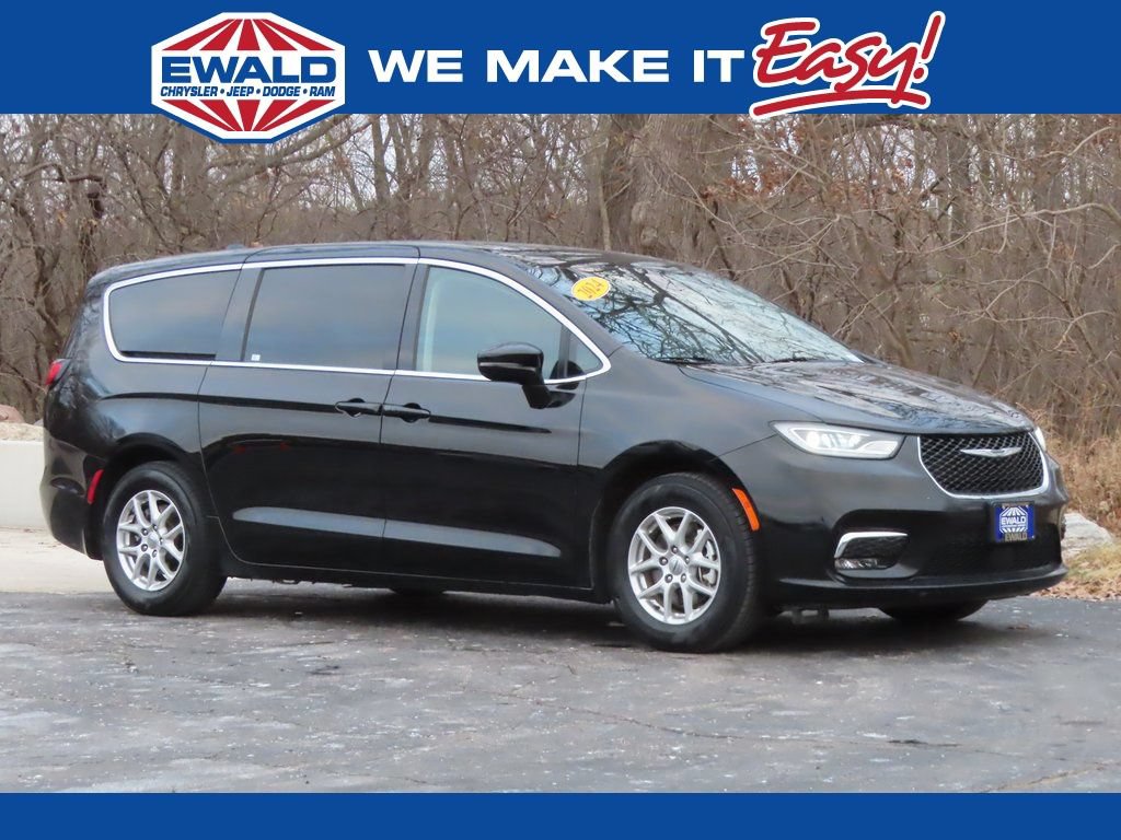 Certified 2024 Chrysler Pacifica Touring-L FWD video 1