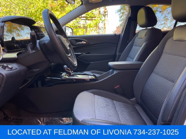 Used 2025 Chevrolet Trax LT w/ Driver Confidence Package FWD image 15