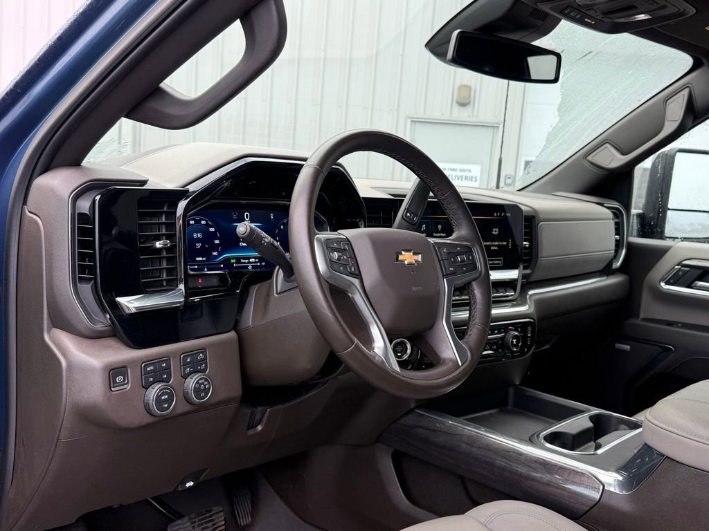 Used 2024 Chevrolet Silverado 2500 LTZ w/ LTZ Plus Package image 5