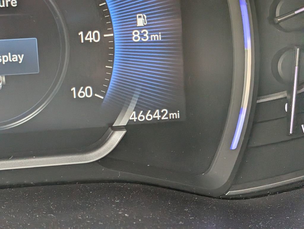 Used 2019 Hyundai Santa Fe AWD image 19