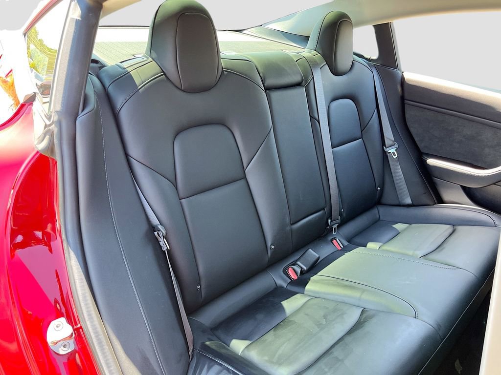 Used 2018 Tesla Model 3 Long Range RWD image 25