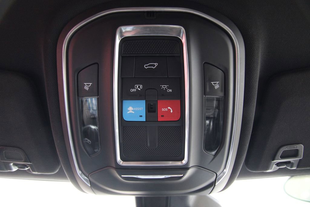 Used 2024 Jeep Grand Cherokee Altitude image 37