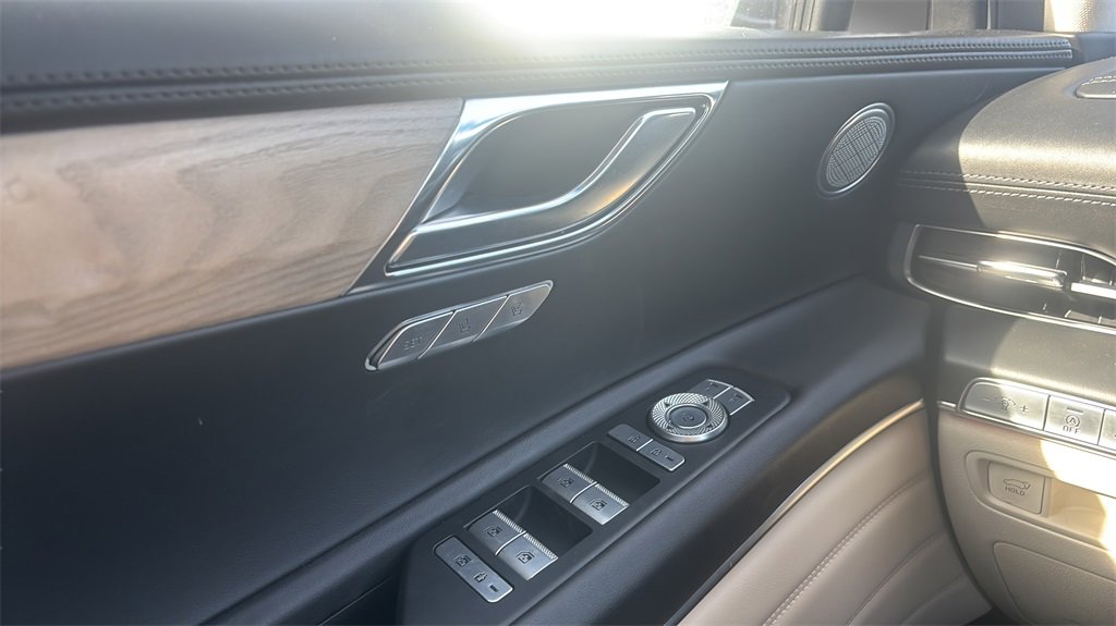 Used 2021 Genesis GV80 2.5T image 16