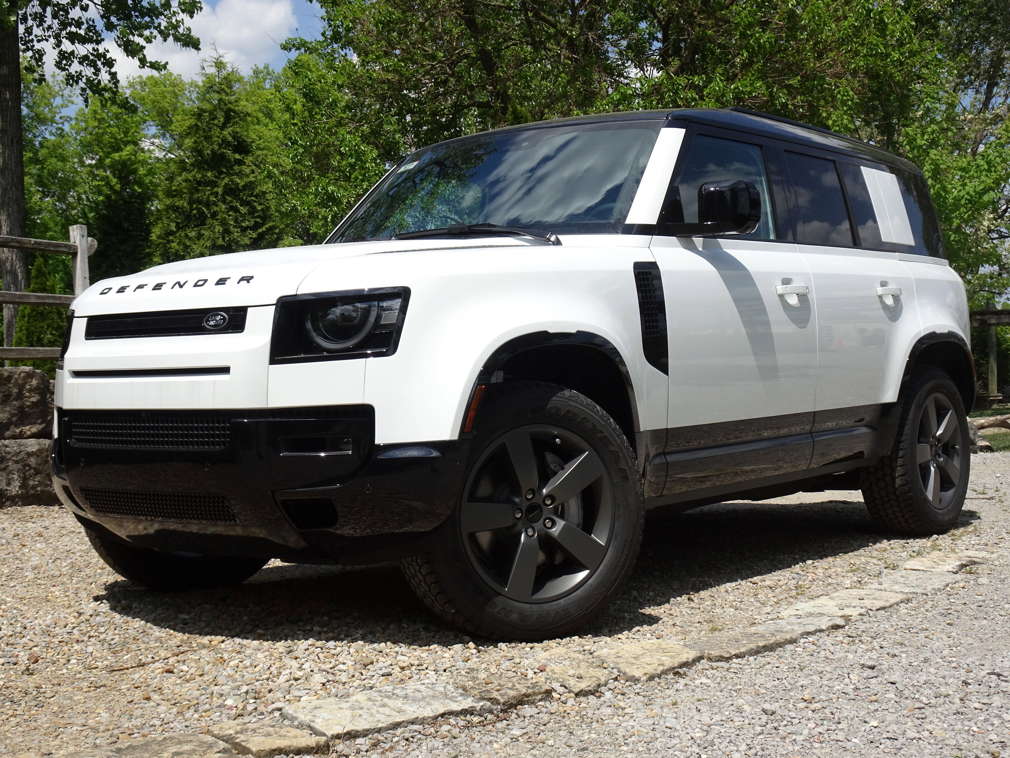 New 2026 Land Rover Defender 110 X-Dynamic SE