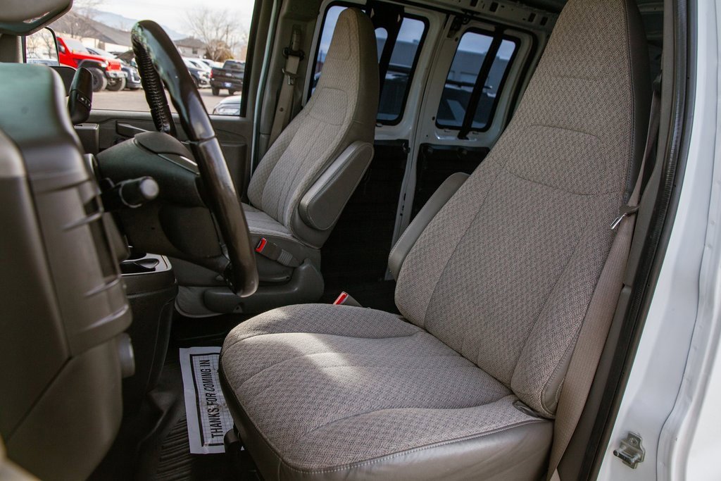 Used 2018 Chevrolet Express 2500 w/ Driver Convenience Package image 15