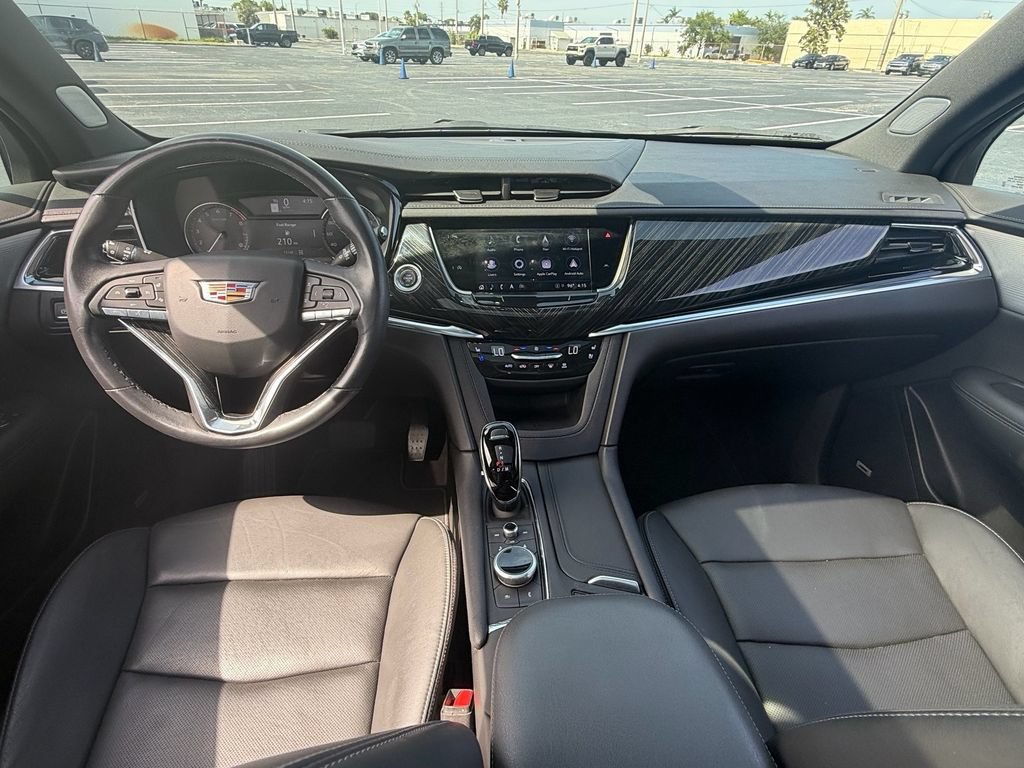 Used 2024 Cadillac XT6 Premium Luxury AWD/4WD image 14