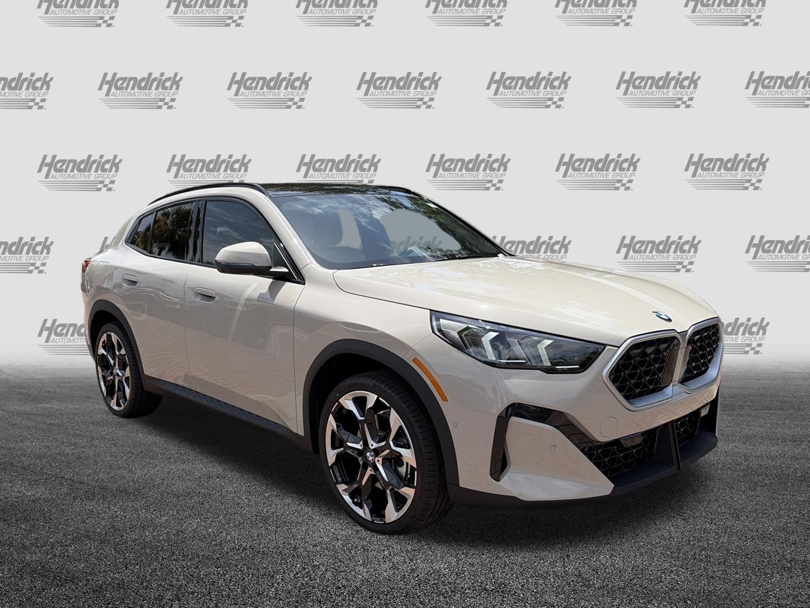 New 2026 BMW X2 xDrive28i w/ Technology Package AWD/4WD image 2