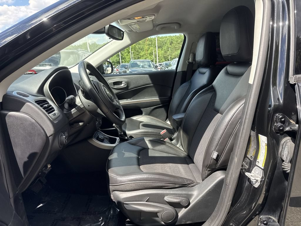 Used 2019 Jeep Compass Latitude AWD/4WD image 12