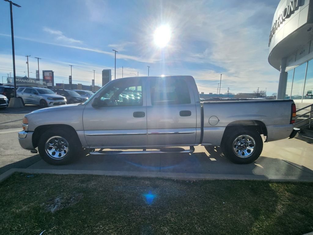 Used 2005 GMC Sierra 1500 SLE w/ Light Duty Power Package image 8