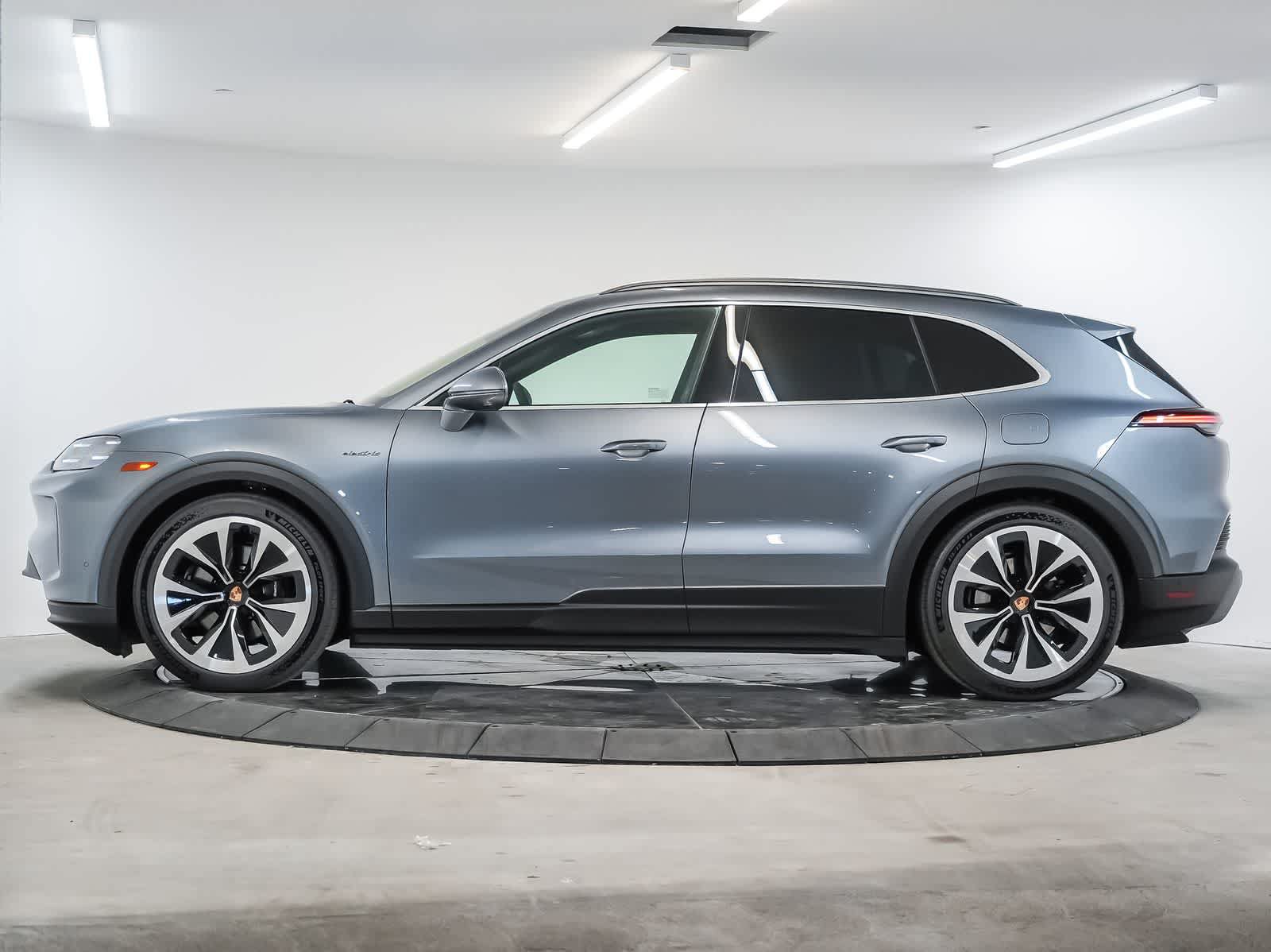 New 2026 Porsche Cayenne Electric AWD/4WD image 2