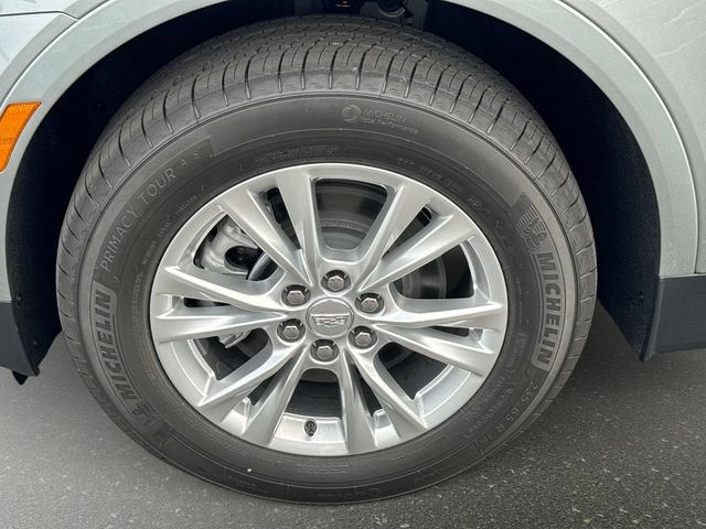 New 2026 Cadillac XT5 Luxury w/ LPO, Floor Liner Package AWD/4WD image 9