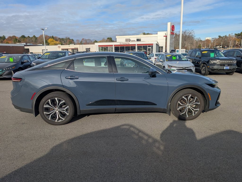 Used 2025 Toyota Crown XLE image 7