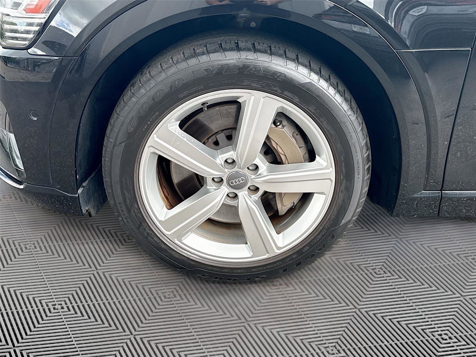 Certified 2019 Audi e-tron Premium Plus AWD/4WD image 32