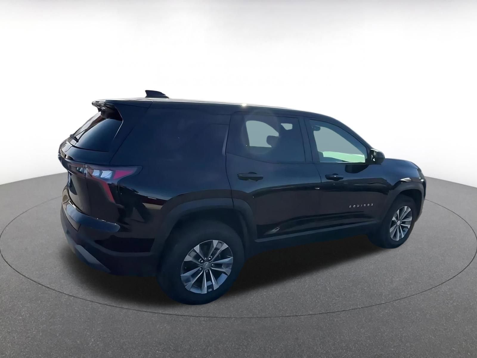 Used 2025 Chevrolet Equinox LT AWD/4WD image 15