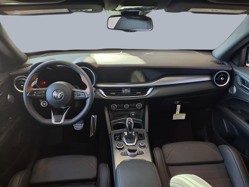 New 2025 Alfa Romeo Stelvio Sprint image 10