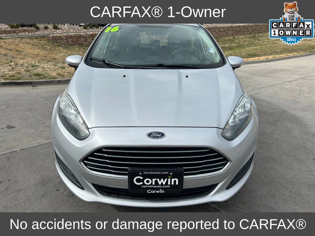 Used 2016 Ford Fiesta SE FWD image 2