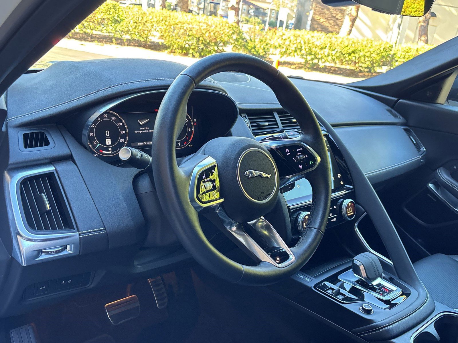 Used 2024 Jaguar E-PACE R-Dynamic SE image 4