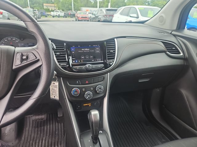 Used 2020 Chevrolet Trax LT FWD image 17