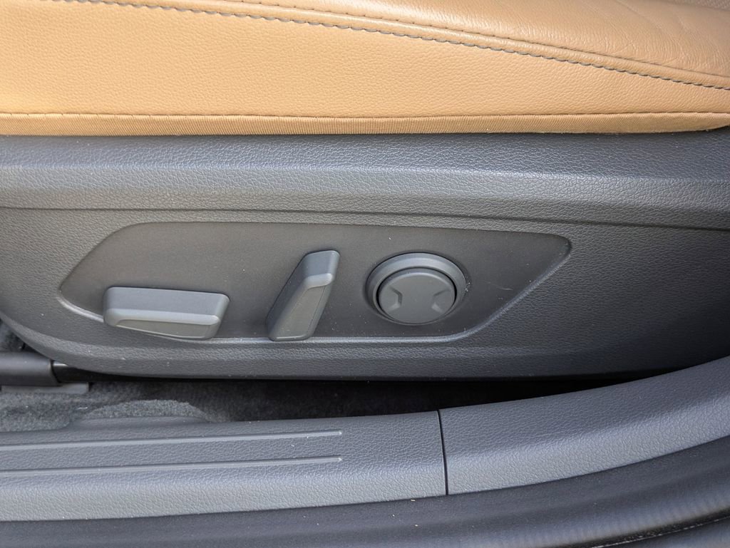 Used 2020 Hyundai Sonata SEL w/ Premium + Sunroof Package FWD image 18