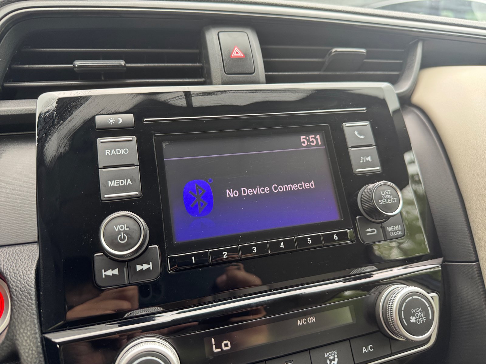 Used 2019 Honda Insight LX image 17