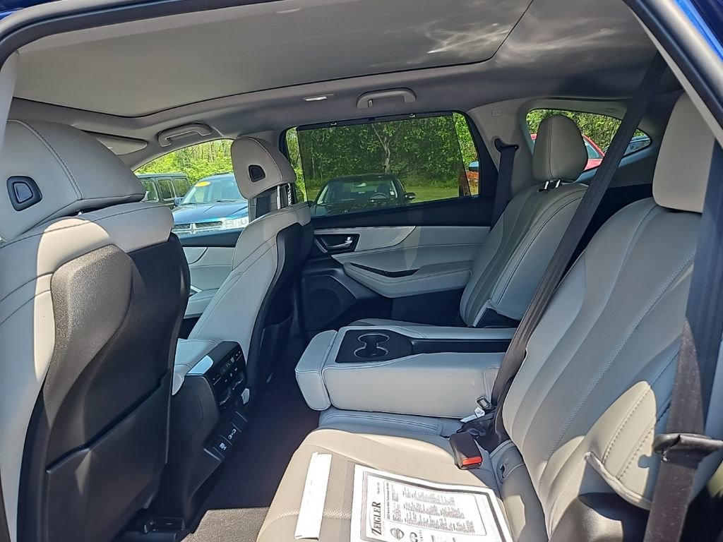 Used 2023 Acura MDX SH-AWD w/ Technology Package image 14