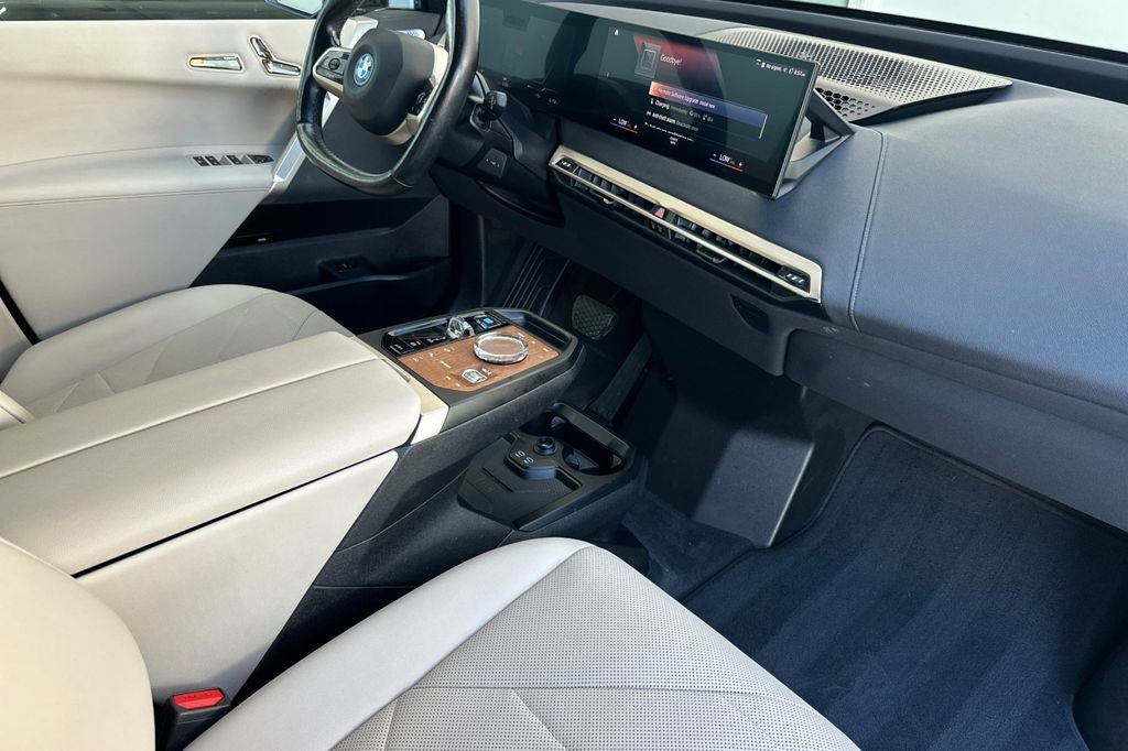 Used 2023 BMW iX M60 w/ Executive Package image 17