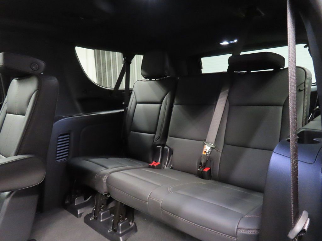 Used 2025 Chevrolet Suburban High Country AWD/4WD image 53