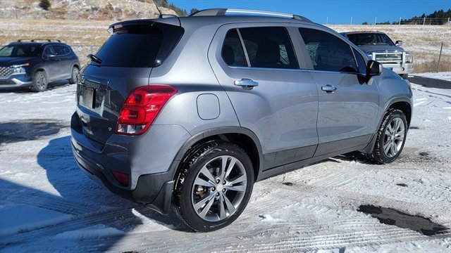 Used 2020 Chevrolet Trax LT w/ Sun & Sound Package image 5