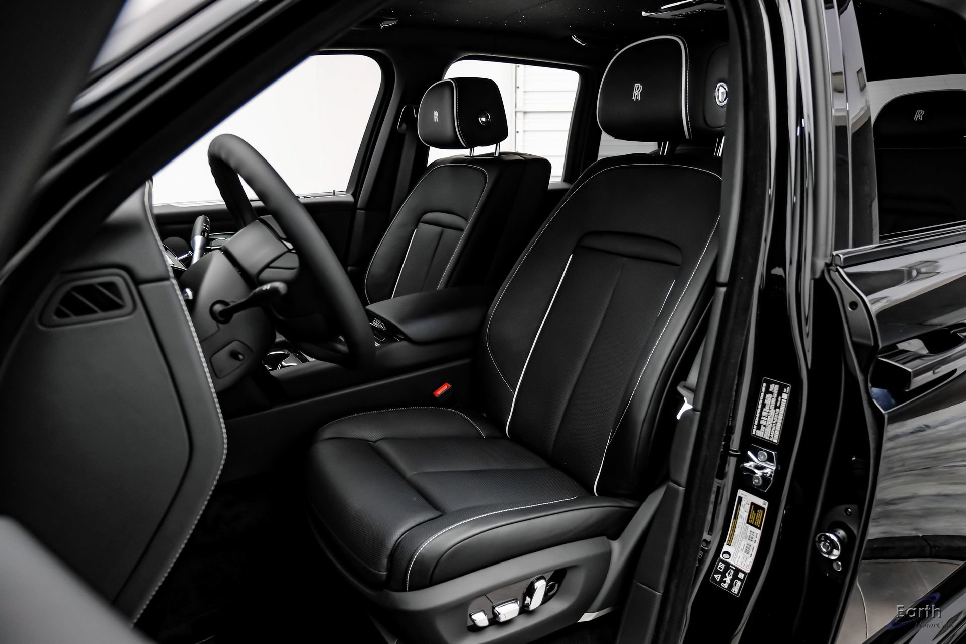 Used 2026 Rolls-Royce Cullinan Black Badge AWD/4WD image 44