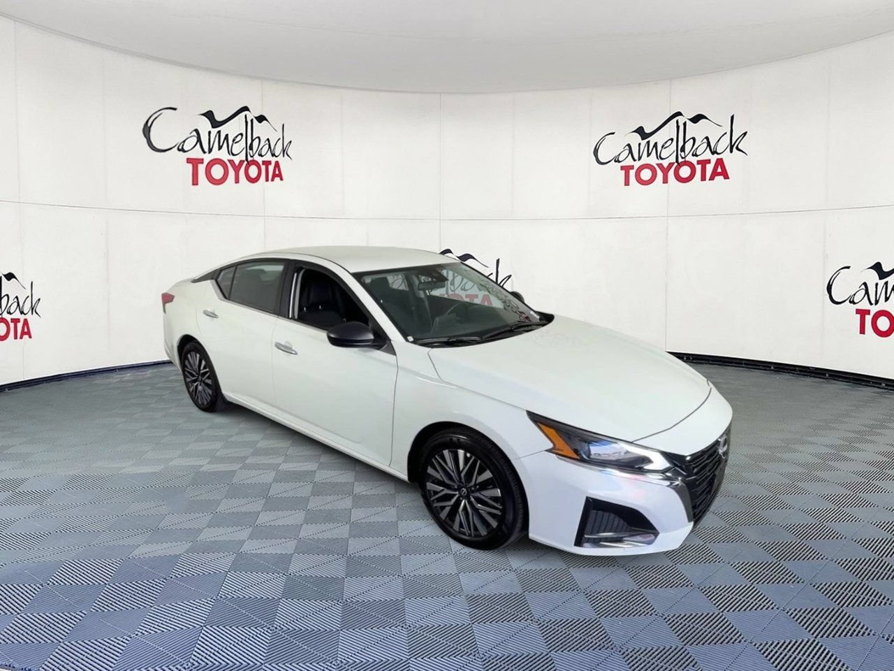 Used 2025 Nissan Altima 2.5 SV FWD image 5