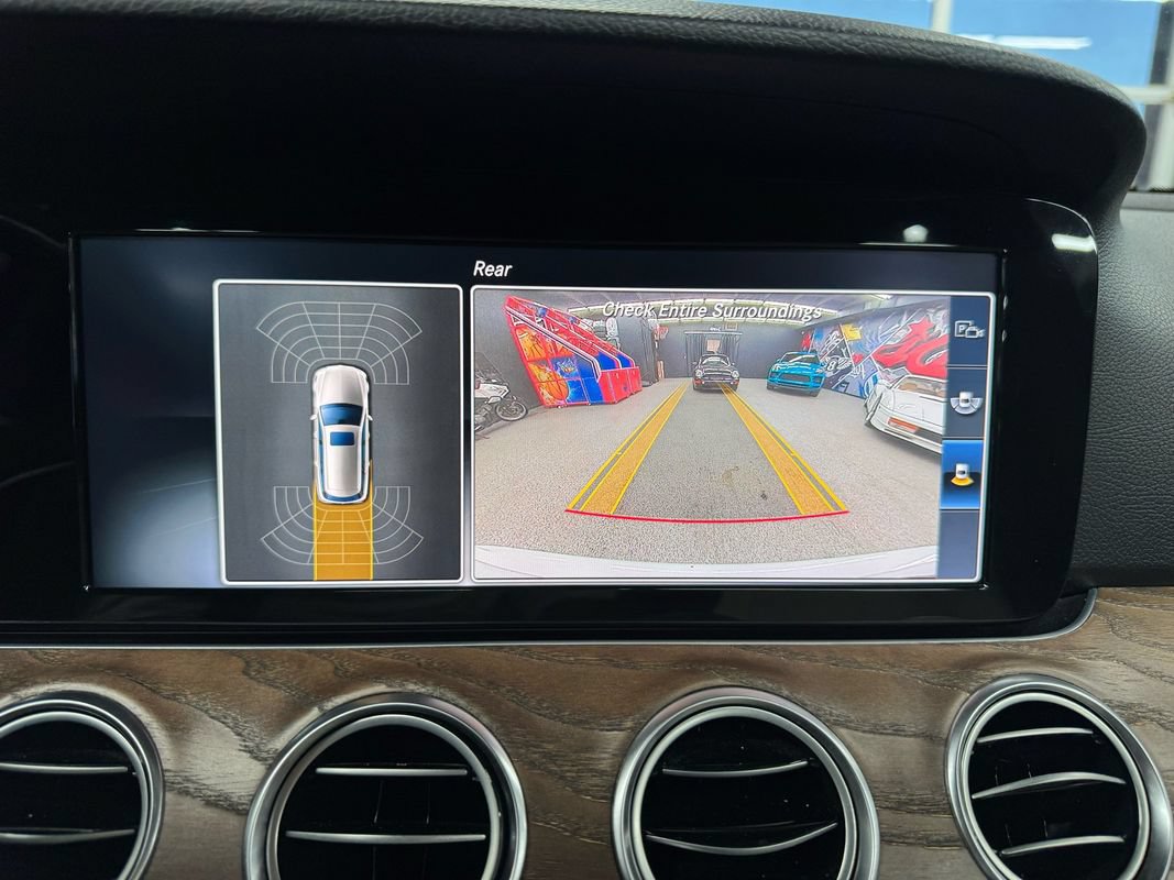 Used 2017 Mercedes-Benz E 400 4MATIC Wagon image 30