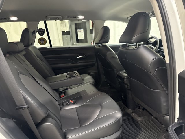Used 2024 Toyota Grand Highlander AWD image 31