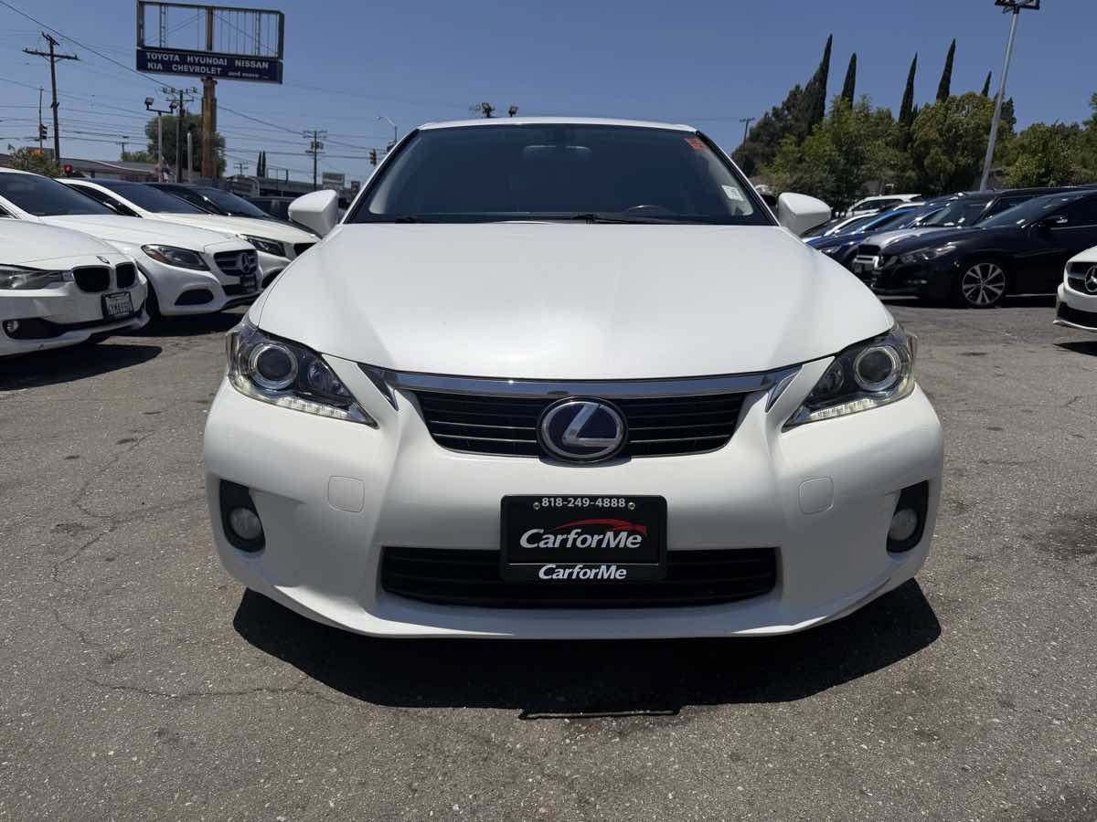 Used 2013 Lexus CT 200h FWD image 2