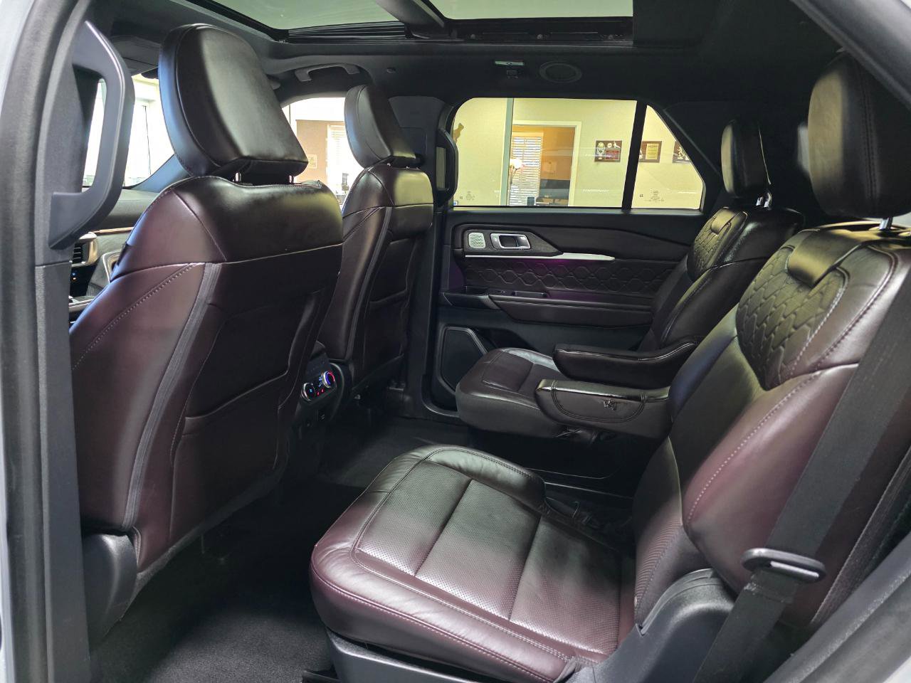 Used 2025 Ford Explorer Platinum w/ LUX Leather Package image 20