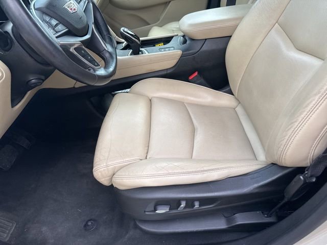 Used 2017 Cadillac XT5 Luxury w/ Driver Awareness Package image 16