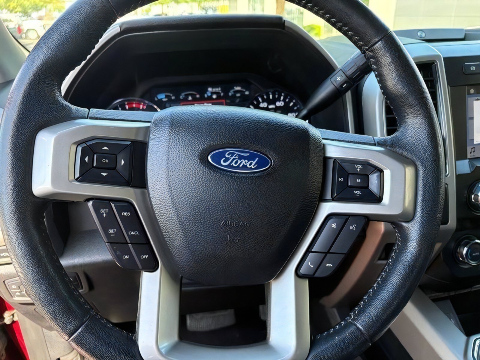 Used 2019 Ford F350 Lariat w/ Lariat Ultimate Package AWD/4WD image 24