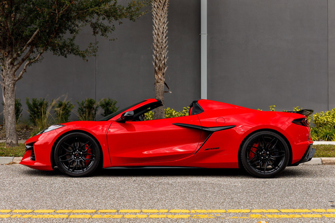 Used 2025 Chevrolet Corvette Z06 image 11