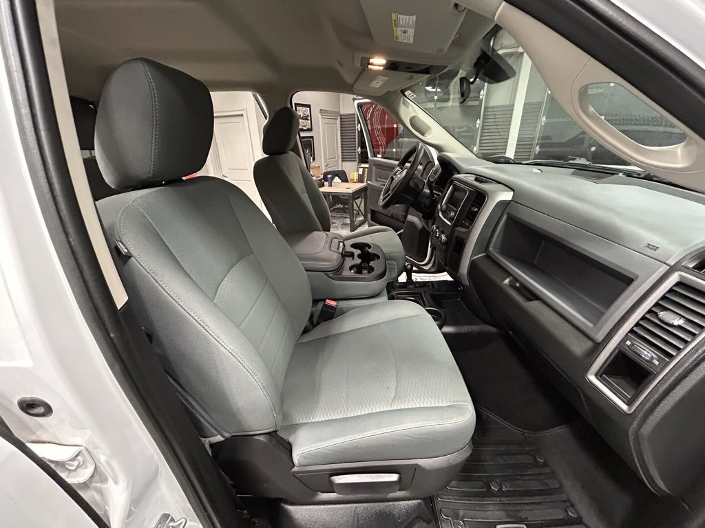 Used 2018 RAM 2500 Tradesman w/ Chrome Appearance Group image 34