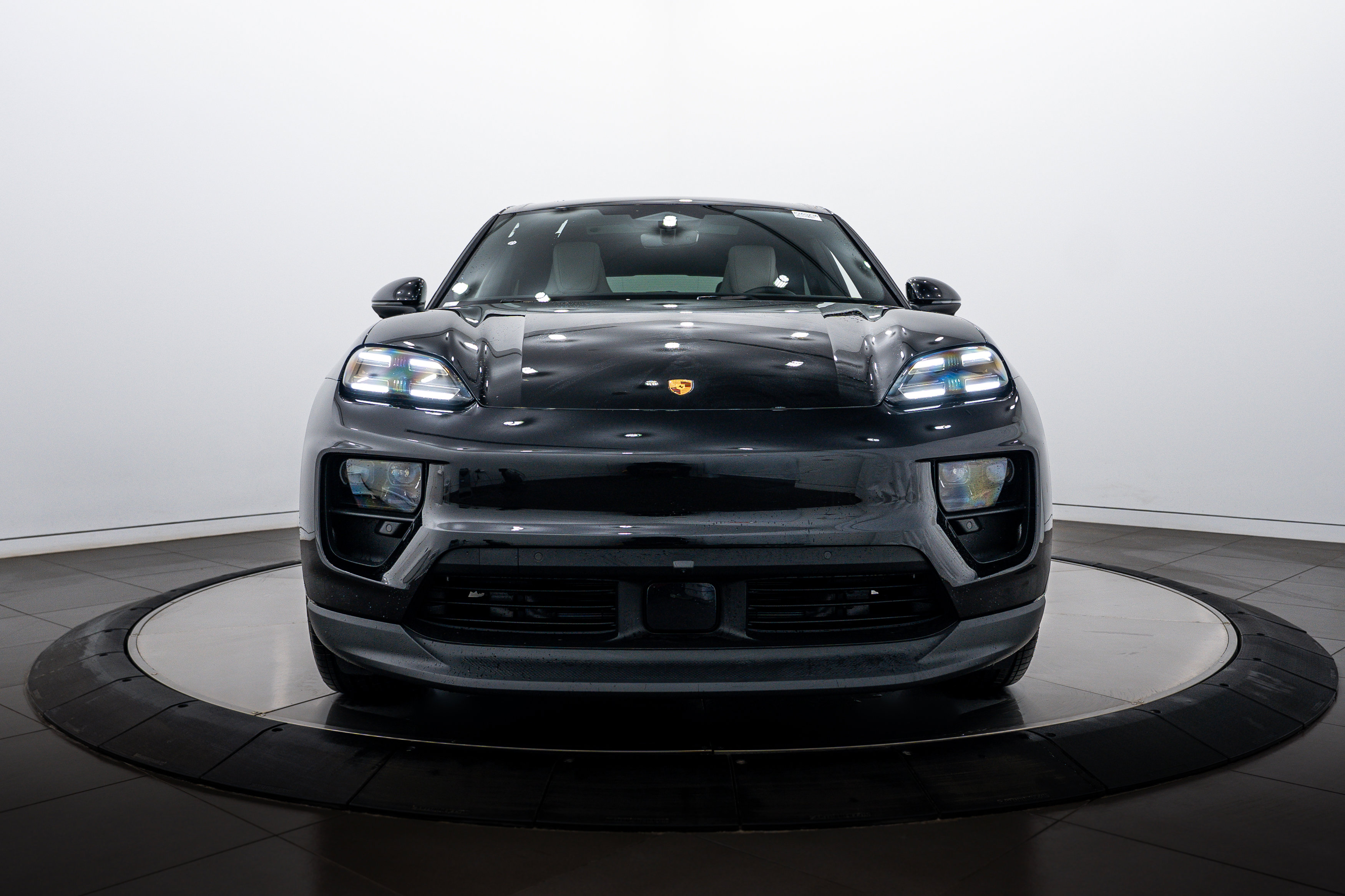 New 2026 Porsche Macan 4 Electric AWD/4WD image 10