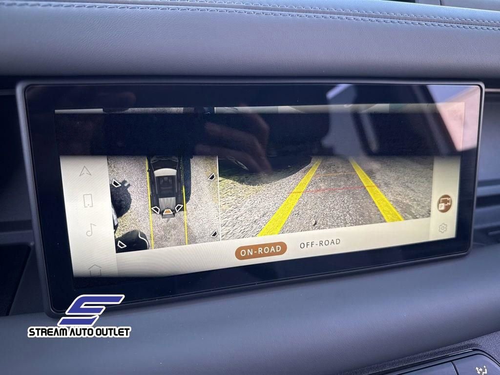 Used 2024 Land Rover Defender 110 X-Dynamic SE image 28