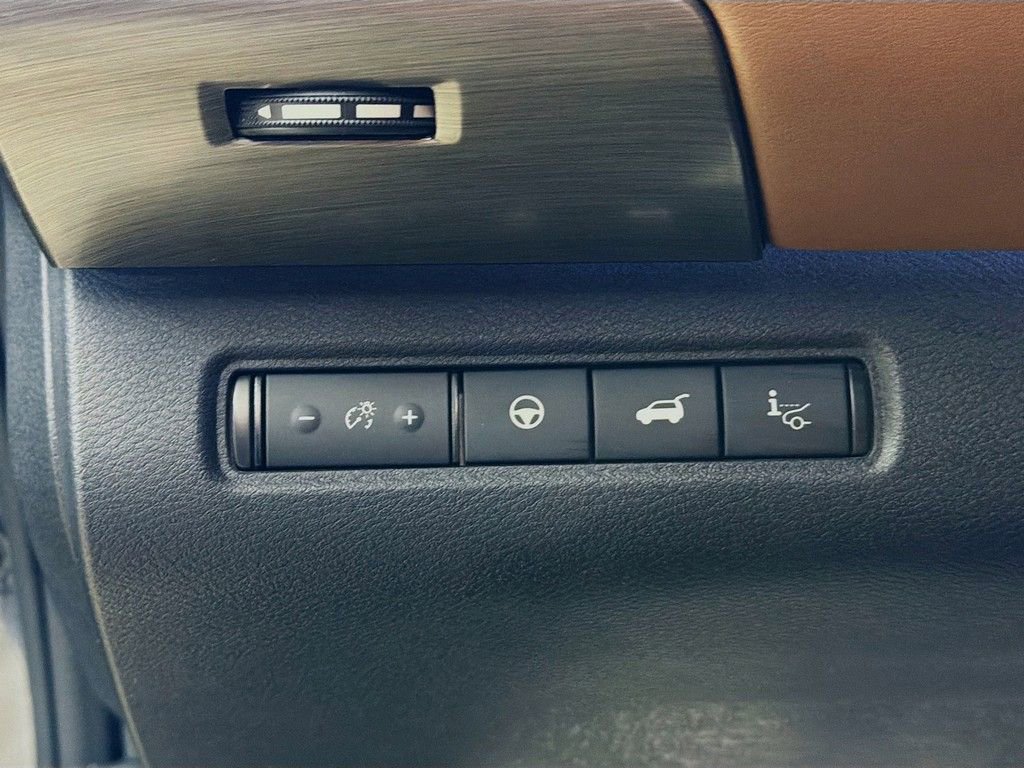 Used 2022 Nissan Pathfinder Platinum w/ Cargo Package image 35