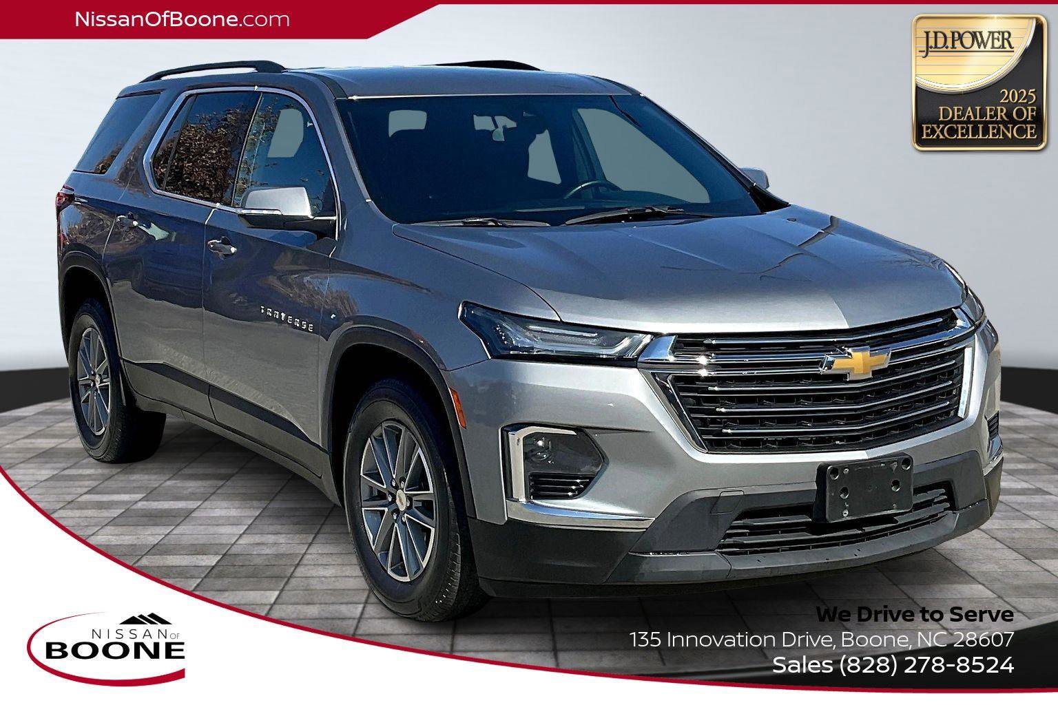 Used 2023 Chevrolet Traverse LT