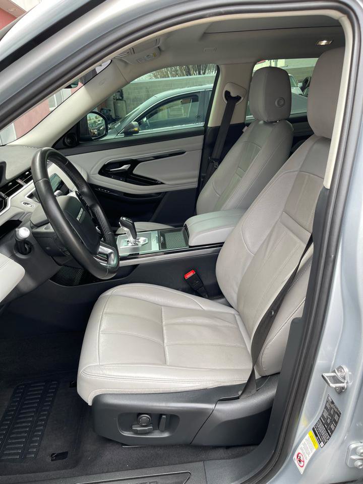 Used 2020 Land Rover Range Rover Evoque SE image 12