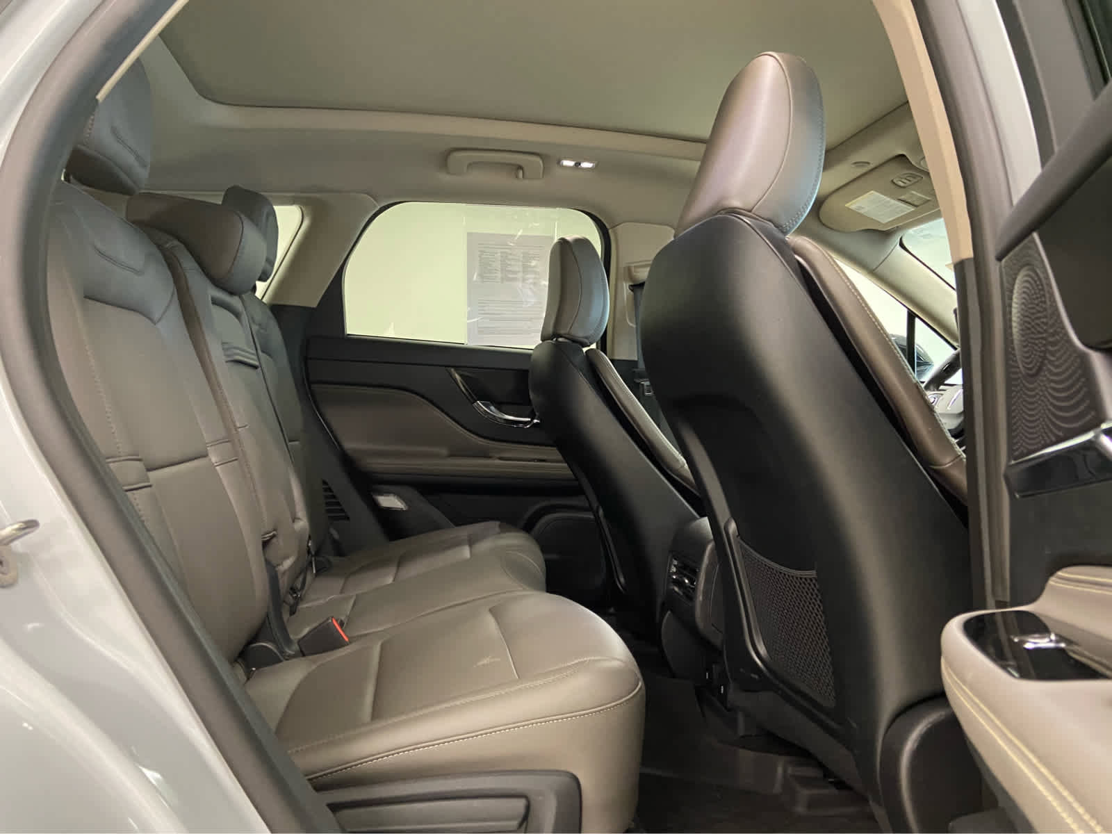 Used 2025 Lincoln Corsair Grand Touring w/ Equipment Group 301A image 15