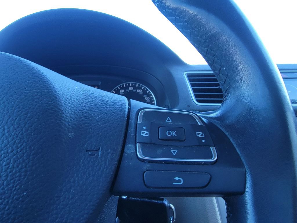 Used 2013 Volkswagen Passat 2.5 SE image 13