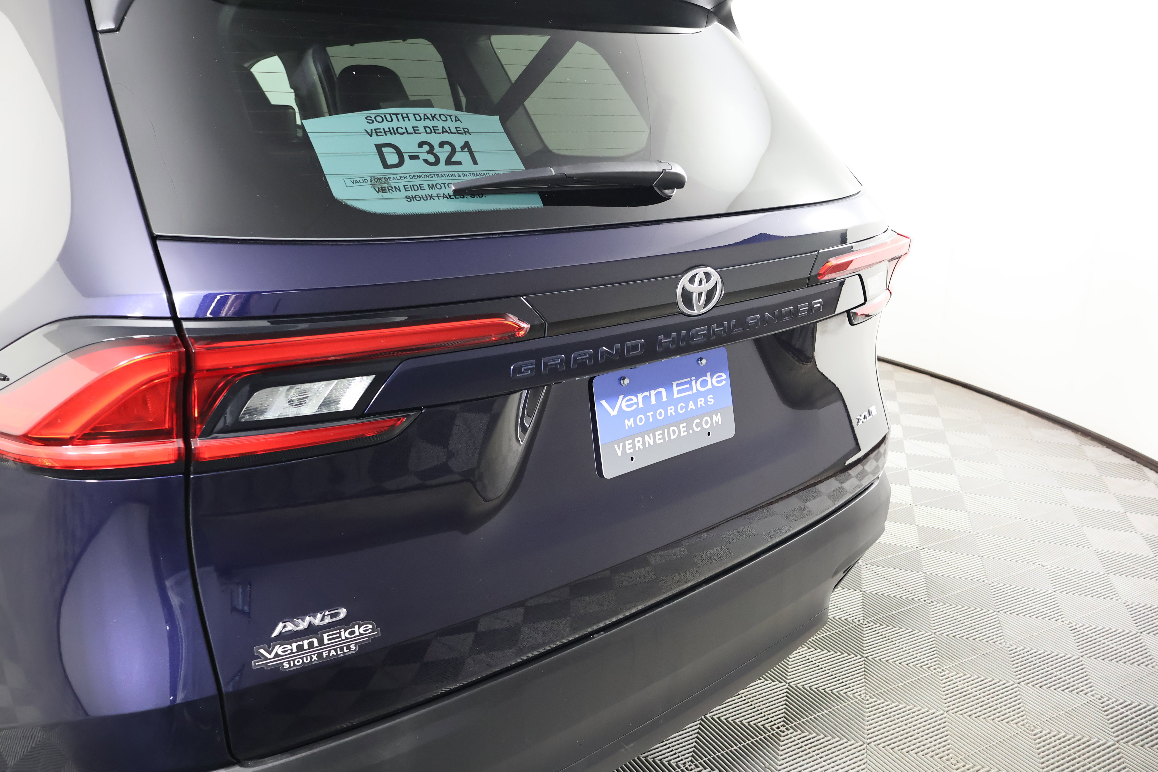 Used 2024 Toyota Grand Highlander XLE image 15