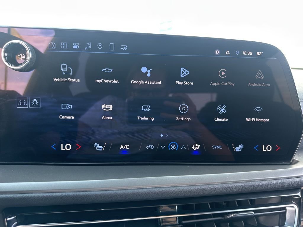 Used 2025 Chevrolet Traverse LT w/ Midnight/Sport Edition image 32