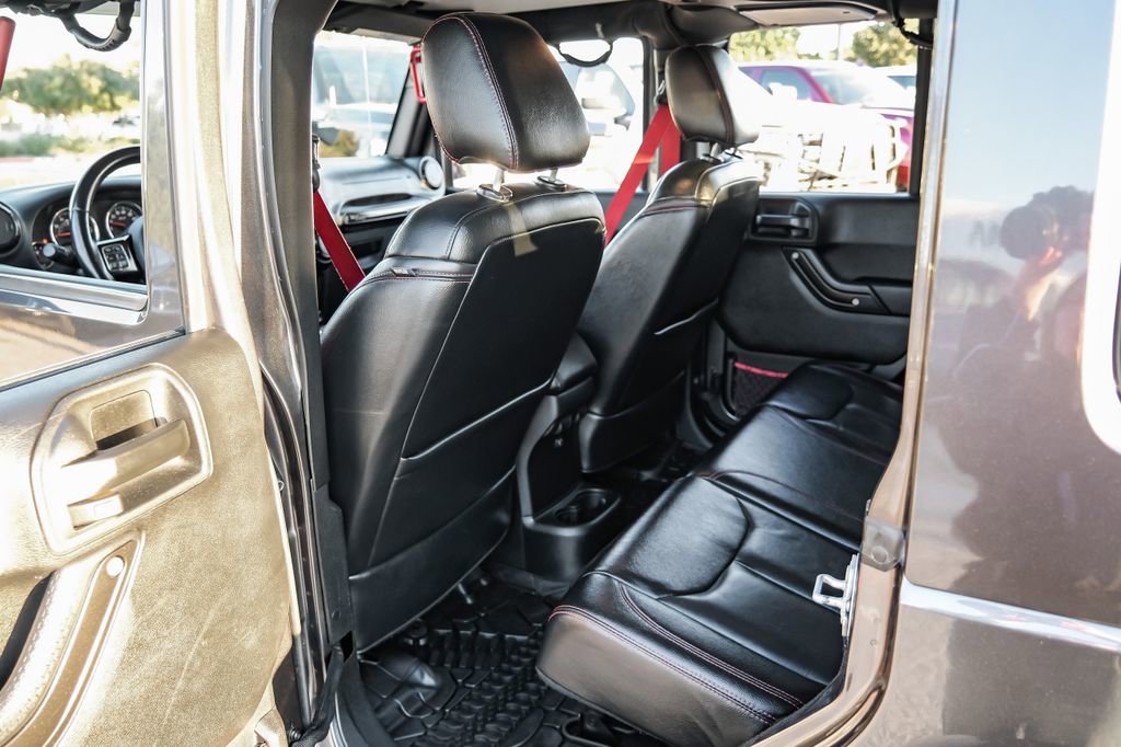 Used 2017 Jeep Wrangler Unlimited Rubicon image 37