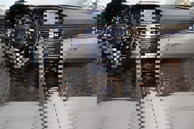 Used 2016 Mercedes-Benz E 350 4MATIC image 2