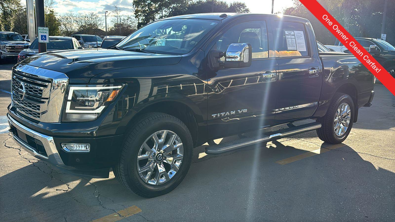 Used 2020 Nissan Titan SL w/ Moonroof Package image 3